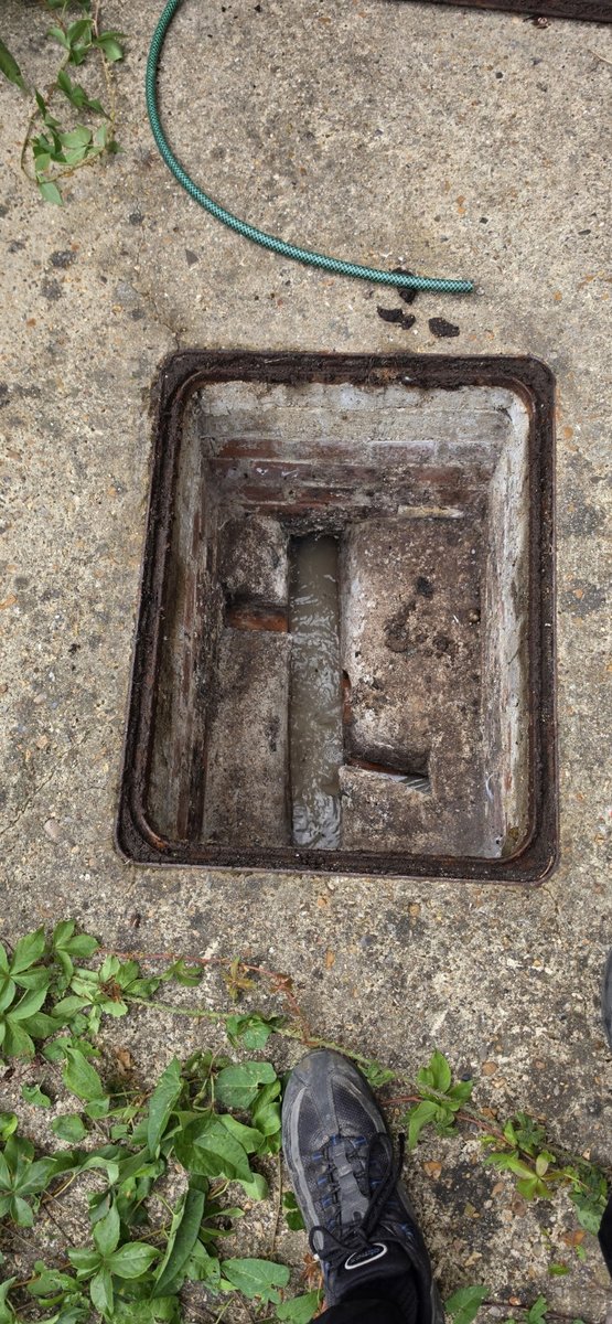02-battersea-drain-survey-inspection-chamber